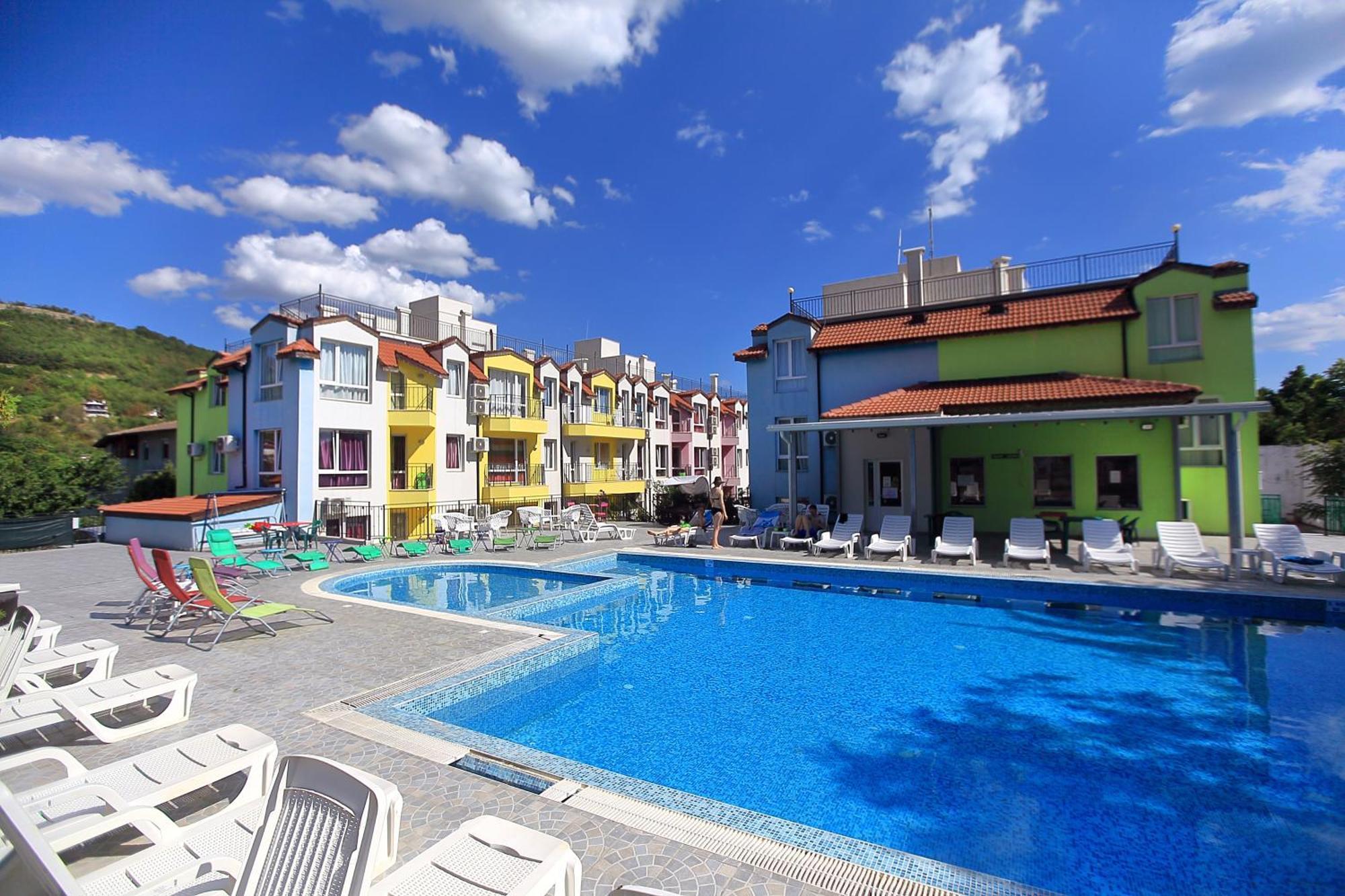 Private Apartment With Parking And Pool Bałczik Zewnętrze zdjęcie