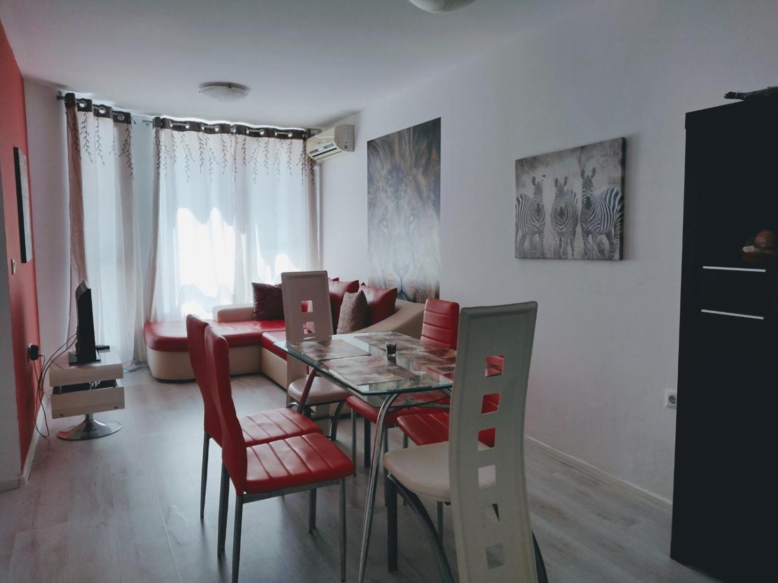Private Apartment With Parking And Pool Bałczik Zewnętrze zdjęcie