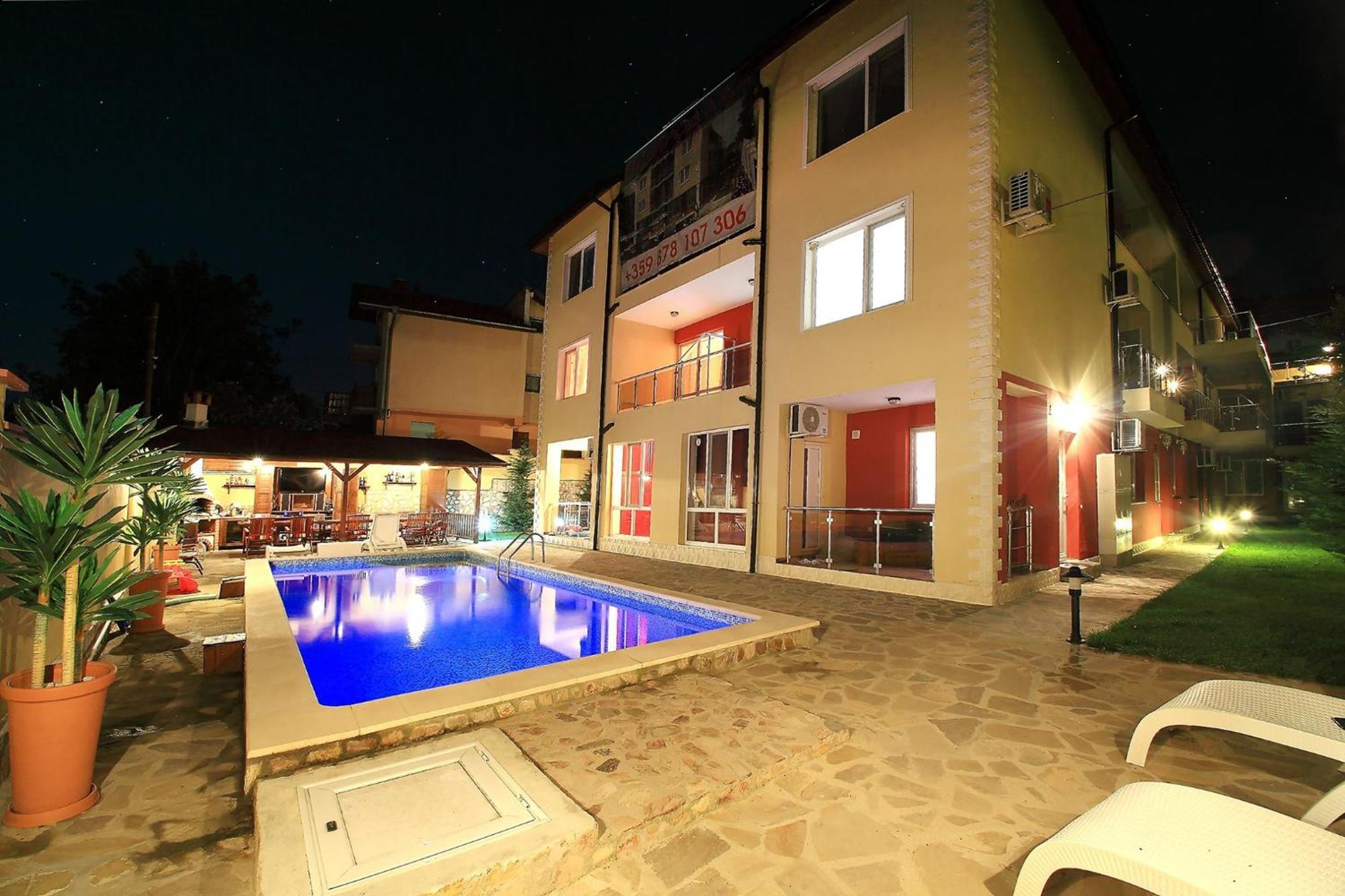 Private Apartment With Parking And Pool Bałczik Zewnętrze zdjęcie